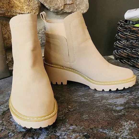NWOT Nicole Miller New York Tan Pocas Wedge Lug Platform Chelsea Boots Size 9 - Picture 11 of 16